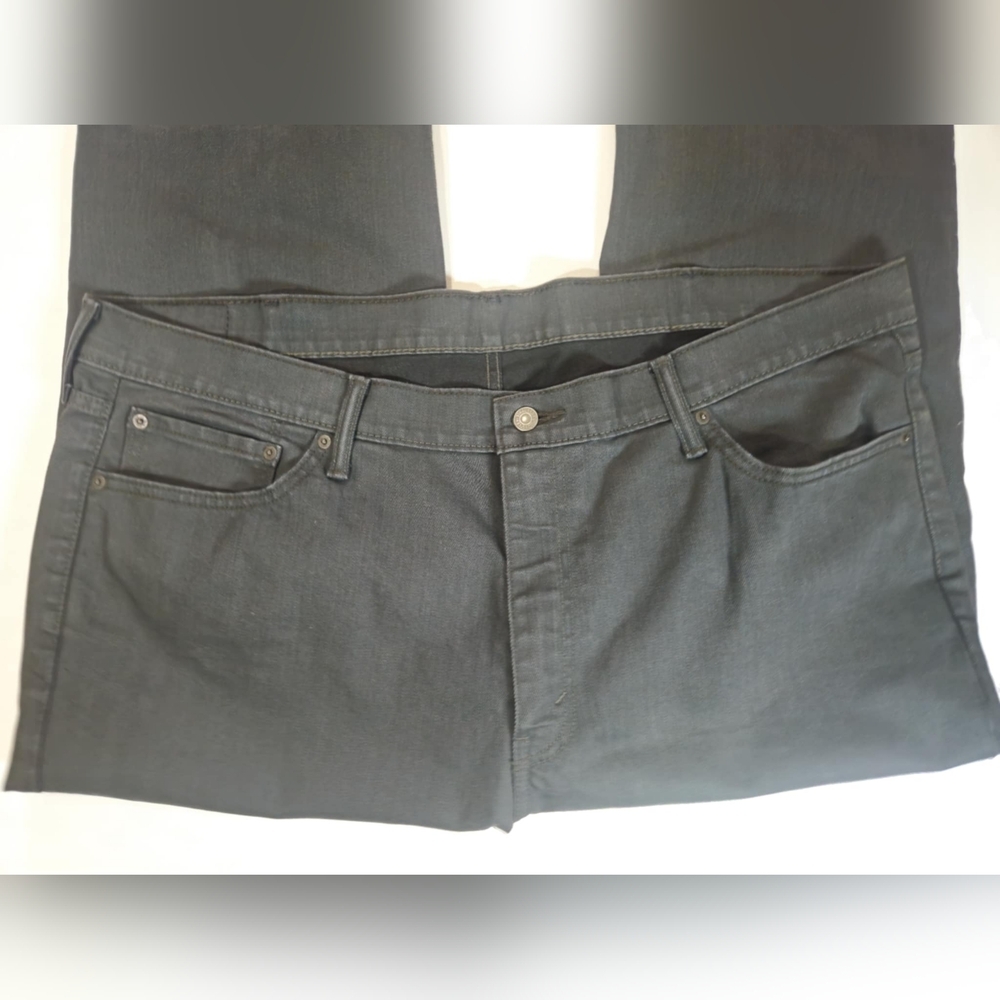 Levis Jeans Mens 44 Waist Large Gray High Rise Straight Leg 541 Essential Denim - Picture 5 of 8